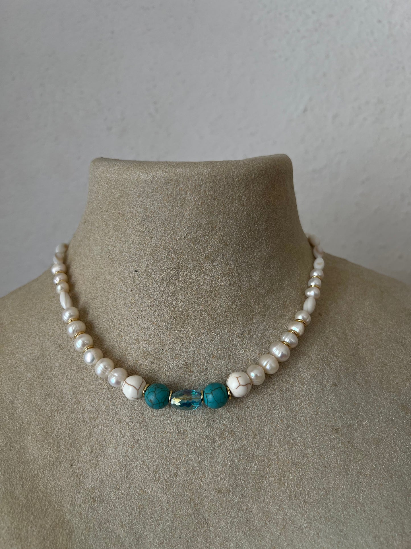 Collier en perles naturelles blanc et bleu - Collier Cleau